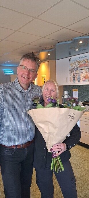 Veronika 25 jaar in dienst bij Kamphuis - Foto: Ingezonden foto