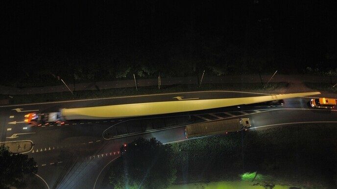 Wieken windturbine transport voor Nieuwleusen - Foto: Ingezonden foto