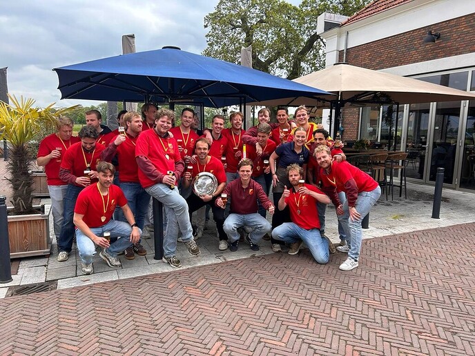 Dalfsen 4 sluit roodgeel tijdperk af met kampioenschap