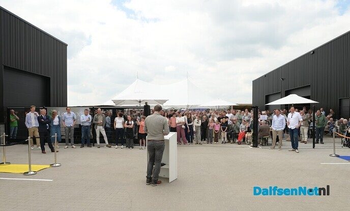 Ramaker Bouw en Hakkert Deuren en Kasten officieel geopend - Foto: Johan Bokma