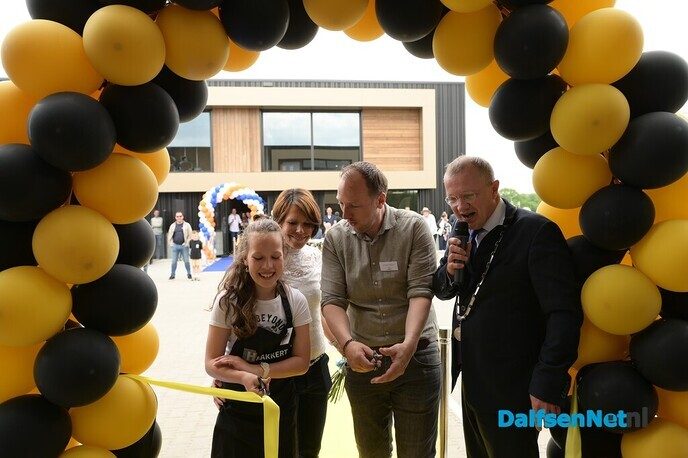 Ramaker Bouw en Hakkert Deuren en Kasten officieel geopend - Foto: Johan Bokma