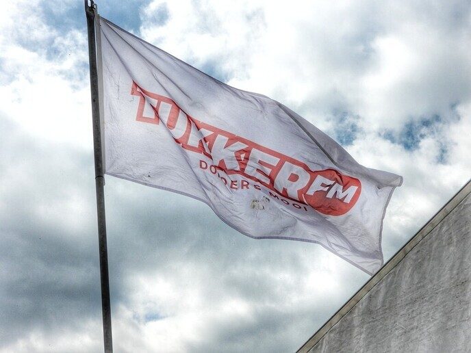 Femmie: Vanoomp donders dikke tent party - Foto: Femmie Smink