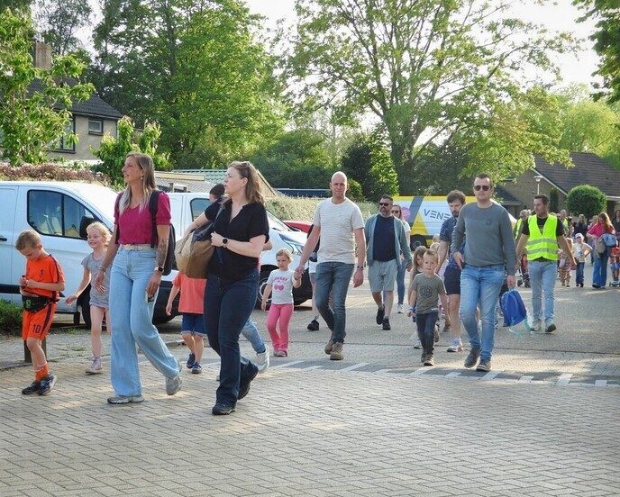 Prachtige slotavond avondwandel 4 daagse Nieuwleusen - Foto: Femmie Smink