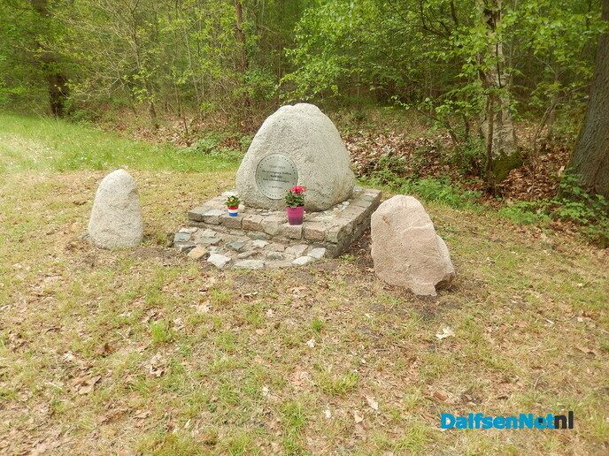 Verzetsmonument hoek Dalmsholterweg / Schaapskooiweg - Foto: Willy