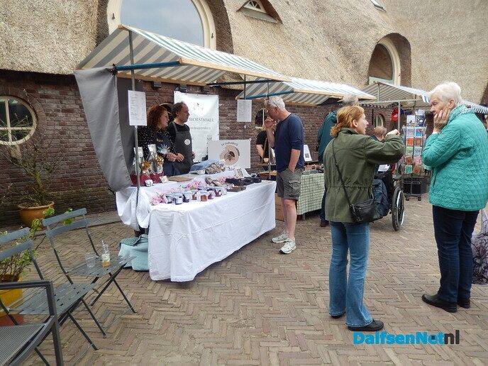Op bezoek bij De Oude Mars, daar was een Lentefair - Foto: Willy