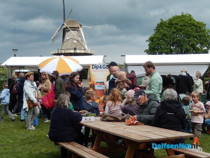Stralende momenten op de boerenmarkt tijdens een zonnige ochtend - Foto: Willy