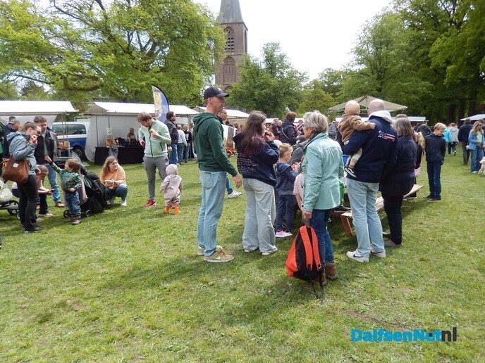 Stralende momenten op de boerenmarkt tijdens een zonnige ochtend - Foto: Willy