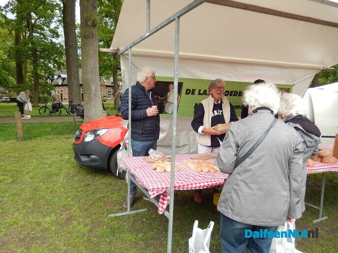 Stralende momenten op de boerenmarkt tijdens een zonnige ochtend - Foto: Willy