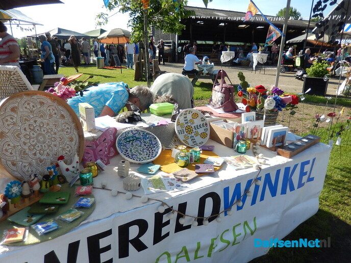 Boerenmarkt en openhuis Vechterweerd - Foto: Willy