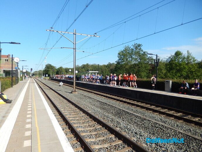 De meeste lopers zijn nu vertrokken per trein - Foto: Willy