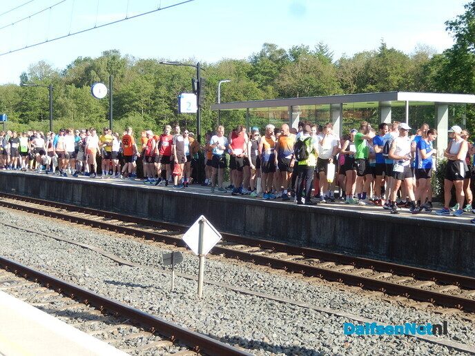 De meeste lopers zijn nu vertrokken per trein - Foto: Willy