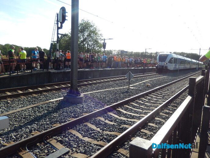 De meeste lopers zijn nu vertrokken per trein - Foto: Willy