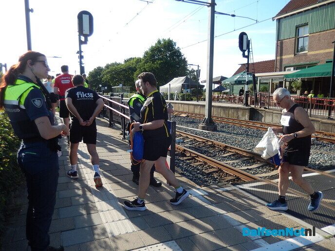 De meeste lopers zijn nu vertrokken per trein - Foto: Willy