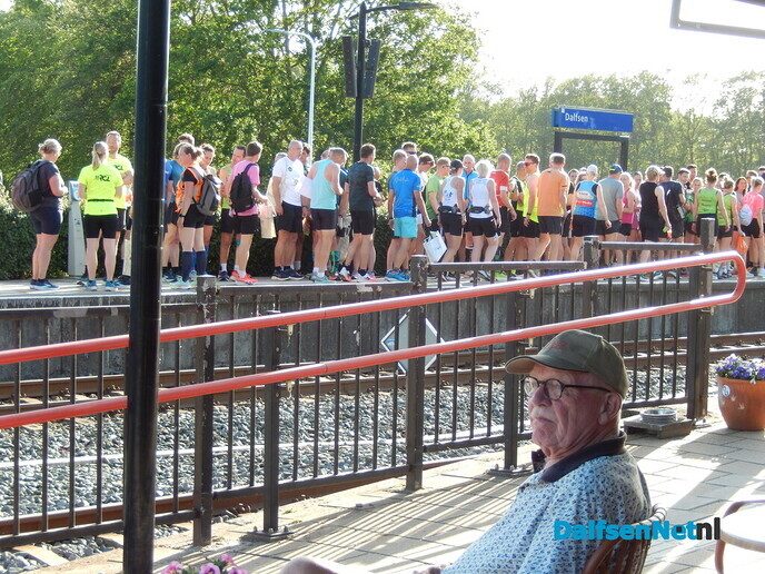 De meeste lopers zijn nu vertrokken per trein - Foto: Willy