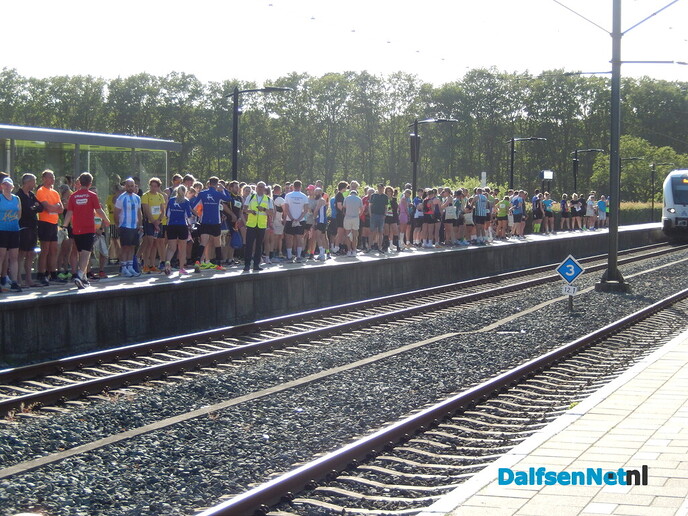 De meeste lopers zijn nu vertrokken per trein - Foto: Willy