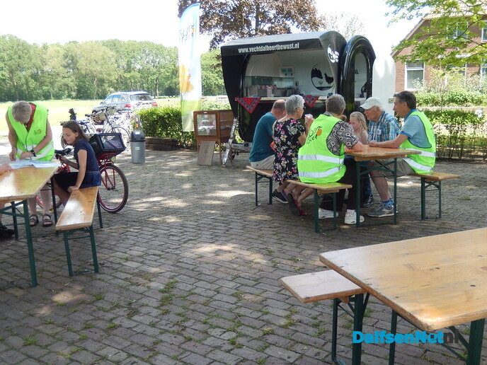 Toer de Boer: jaarlijkse fietstocht van Plaatselijk Belang Ankum - Foto: Willy