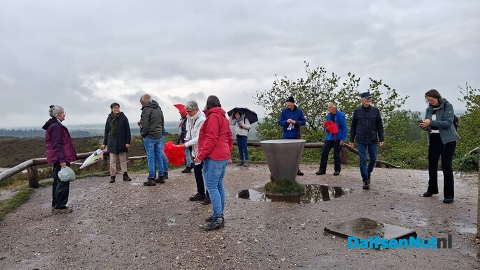 Natte dauwtrapwandeling op de Lemelerberg - Foto: Ingezonden foto