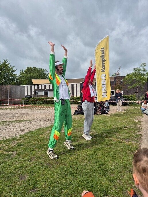 Spiegel loopt een Obstakelrun voor Ki-Jan - Foto: Ingezonden foto