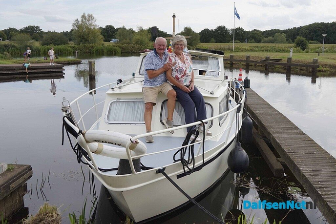 Eildert en Drika Kuiken “wonen” weer in Dalfser passantenhaven - Foto: Paul Scholten