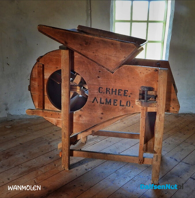 “Goedemiddag dames, u komt de molen bekijken?” - Foto: Femmie Smink