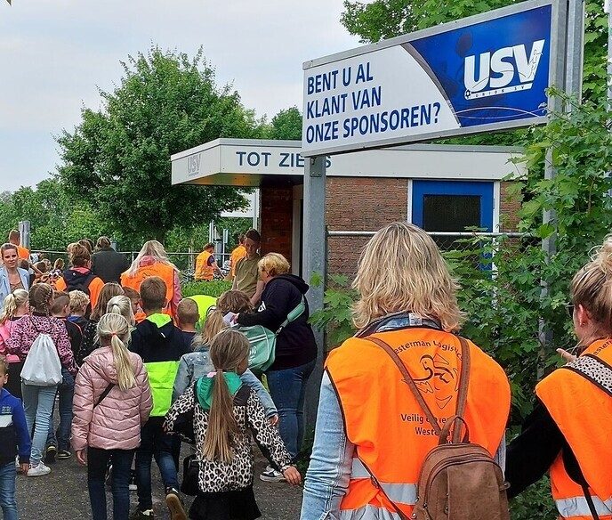 De traditionele Avond4daagse in Nieuwleusen - Foto: Ingezonden foto