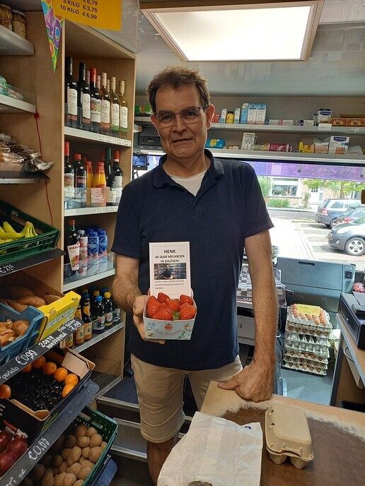 Henk Bieleman 40 jaar melkboer - Foto: Ingezonden foto