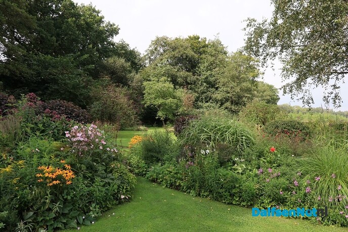 Open tuin net over gemeente grens van Dalfsen - Foto: Ingezonden foto
