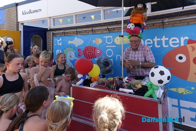 Zwem4Daagse openluchtzwembad Gerner dag twee - Foto: Paul Scholten