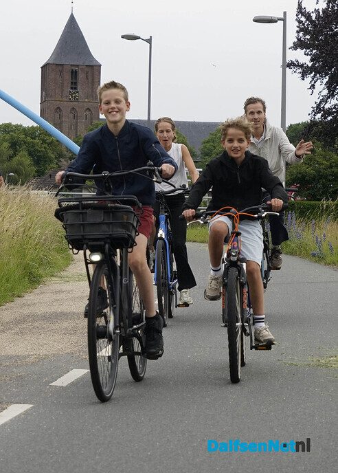 Dag drie van de Dalfser Fiets3daagse met veel foto’s. - Foto: Paul Scholten