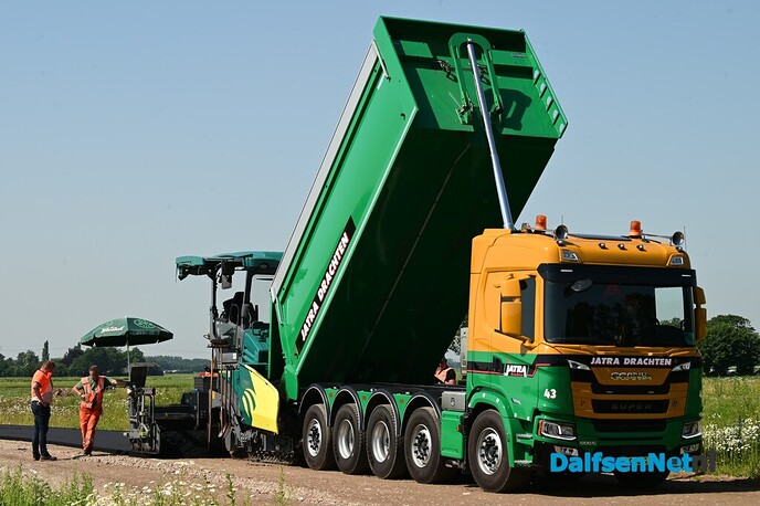 Asfalt voor bouwstraten De Koele II aangebracht - Foto: Johan Bokma