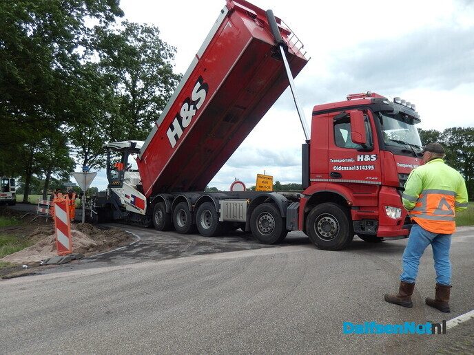 Laatste hand aan de Kortersweg - Foto: Willy