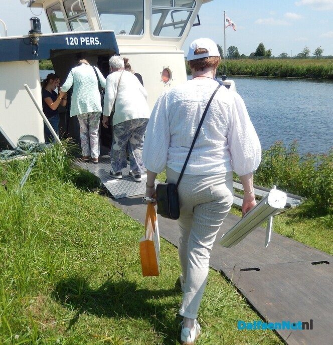 Gezellige rondvaart voor deelnemers en vrijwilligers van De Zonnebloem - Foto: Willy
