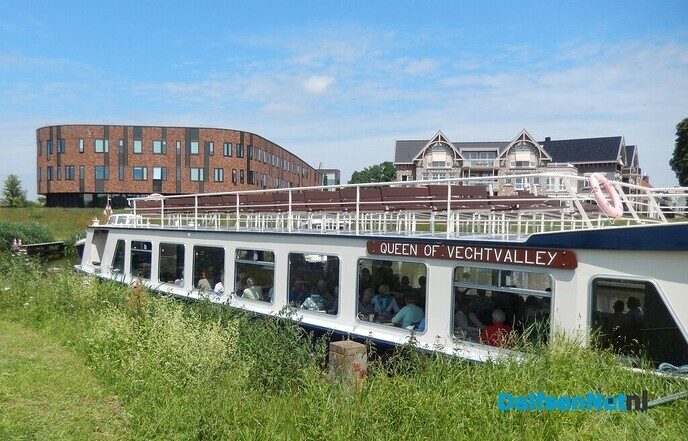 Gezellige rondvaart voor deelnemers en vrijwilligers van De Zonnebloem - Foto: Willy