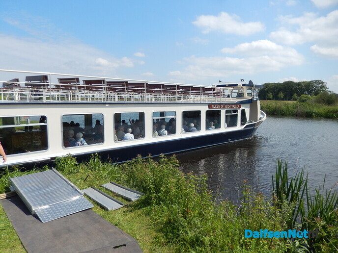 Gezellige rondvaart voor deelnemers en vrijwilligers van De Zonnebloem - Foto: Willy