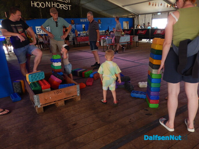 Sproeifeest op zaterdagmorgen: knutselen en brommers kiek’n - Foto: Willy