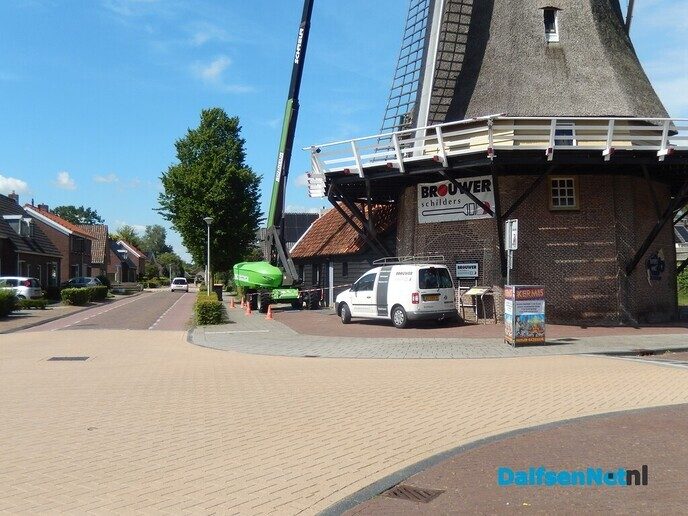 Schilderbeurt voor de Westermolen in Dalfsen - Foto: Willy