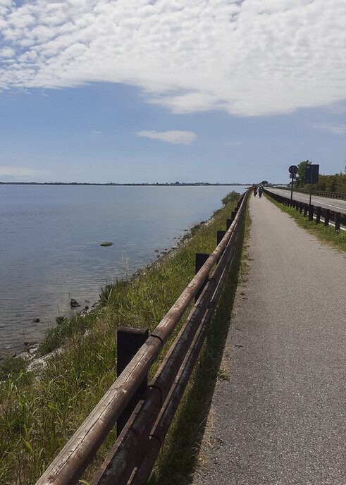 Henk Hilbolling heeft einddoel fietstocht bereikt - Foto: Eigen geleverde foto