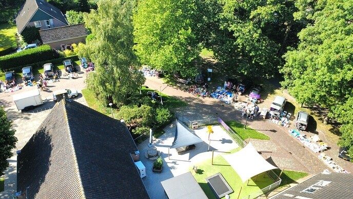Kleedjesmarkt in Nieuwleusen - Foto: Tygo Bovendorp