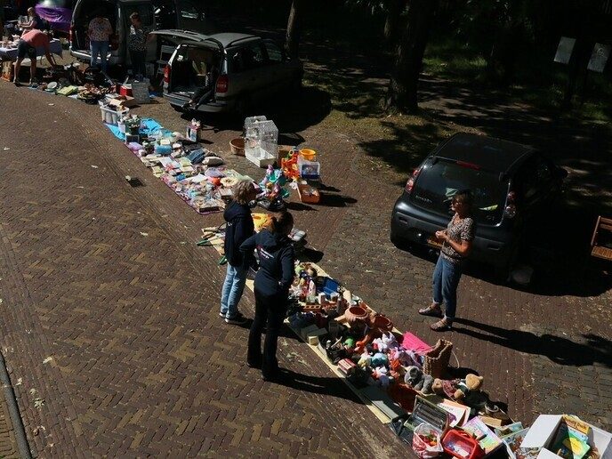 Kleedjesmarkt in Nieuwleusen - Foto: Tygo Bovendorp