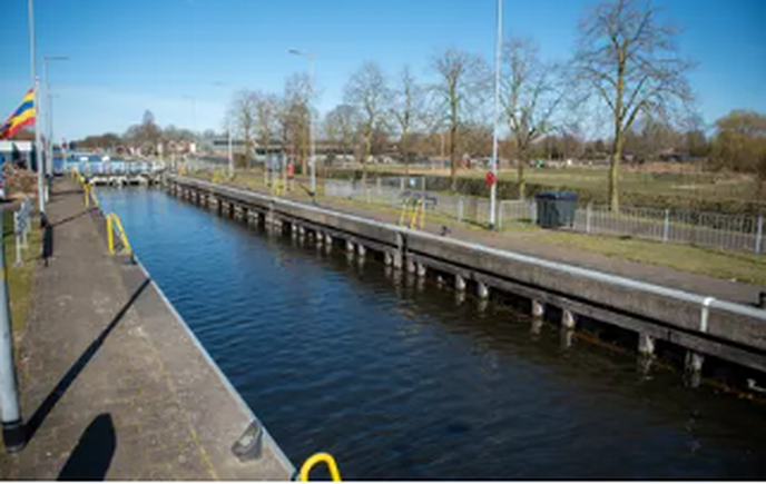 Kanaal dicht vanwege de droogte, gebeurt niet vaak - Foto: Ingezonden foto