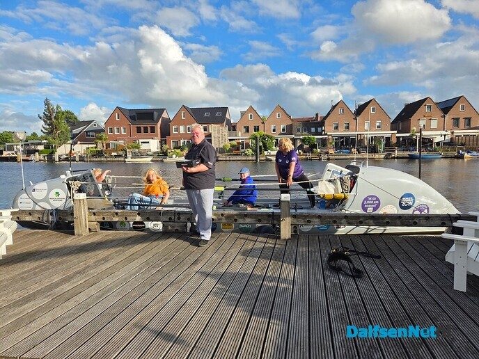 Twee burgemeesters stappen aan boord bij Grannies on Waves - Foto: Ingezonden foto