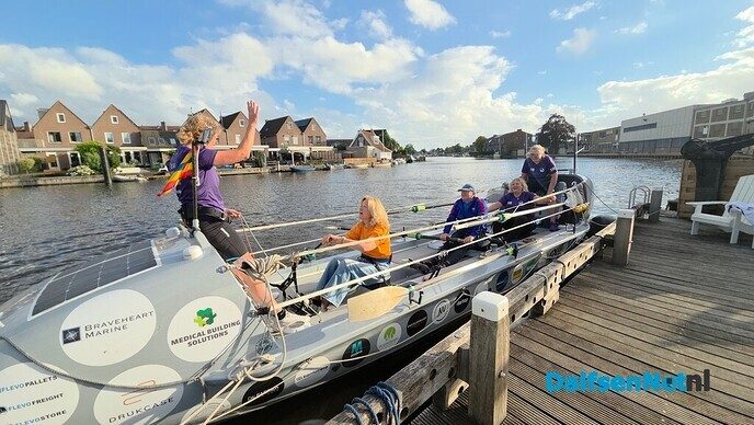 Twee burgemeesters stappen aan boord bij Grannies on Waves - Foto: Ingezonden foto