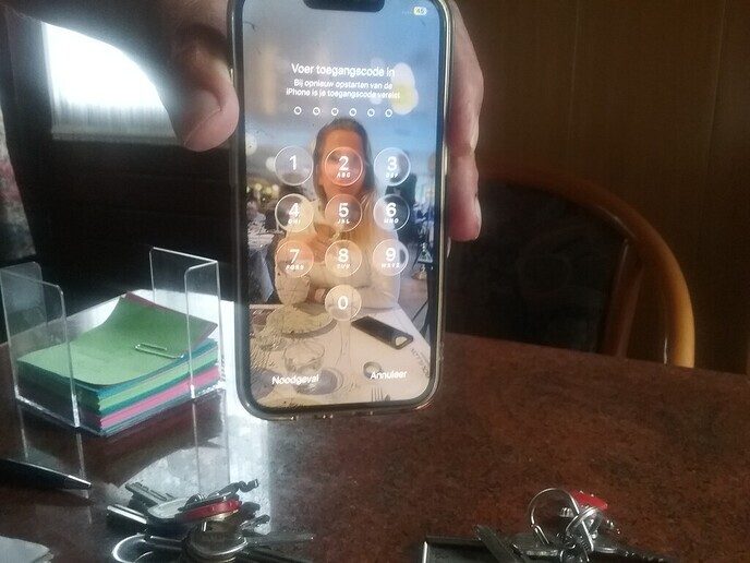 Gevonden een Telefoon - Foto: Anton van de Stuwe