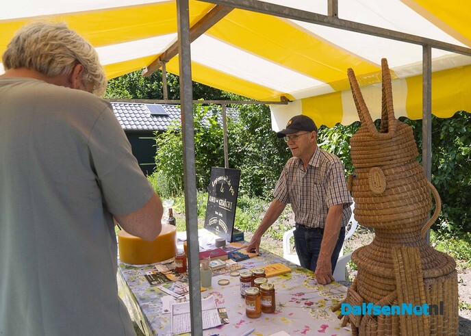 Veel belangstelling tijdens Open Imkerijdag in Nieuwleusen - Foto: Paul Scholten