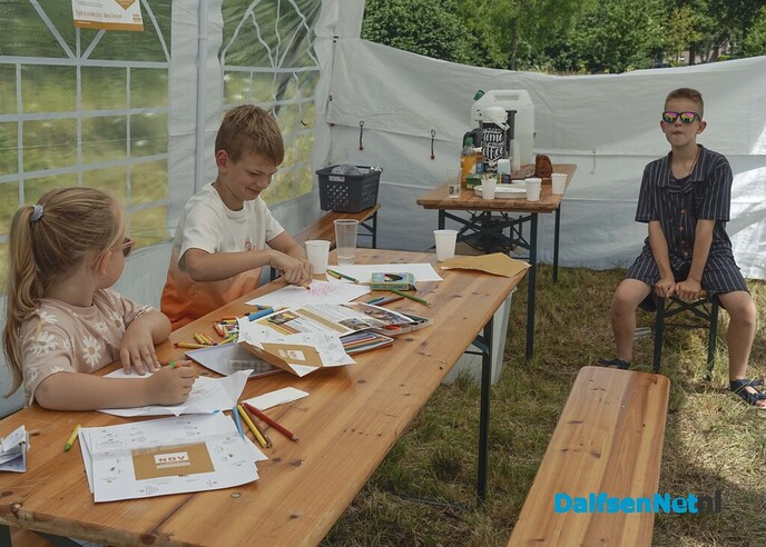 Veel belangstelling tijdens Open Imkerijdag in Nieuwleusen - Foto: Paul Scholten