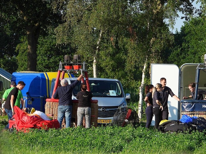 Femmie was op het ballonnenfeestje is Staphorst: nou feestje? - Foto: Femmie Smink