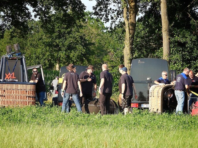 Femmie was op het ballonnenfeestje is Staphorst: nou feestje? - Foto: Femmie Smink