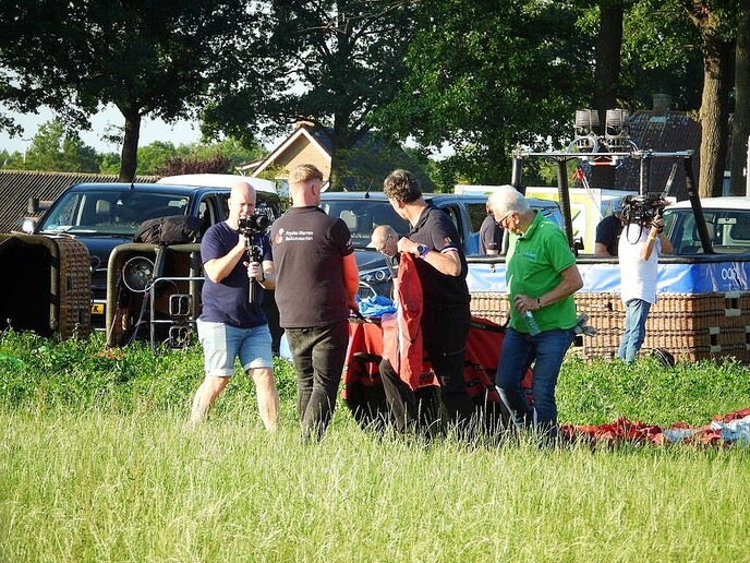 Femmie was op het ballonnenfeestje is Staphorst: nou feestje? - Foto: Femmie Smink