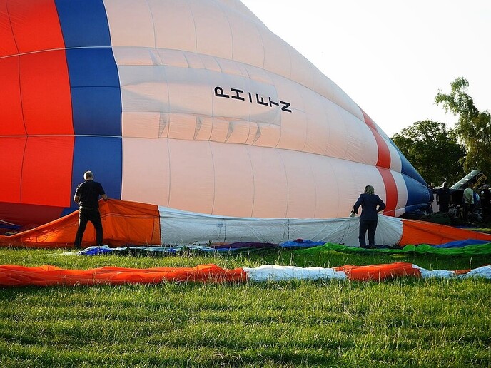 Femmie was op het ballonnenfeestje is Staphorst: nou feestje? - Foto: Femmie Smink