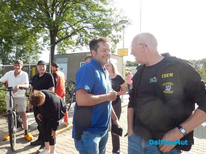 Zéér grote belangstelling bij de kaartverkoop voor Normaal - Foto: Willy
